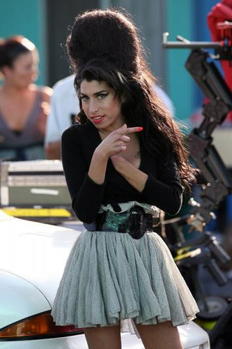 Amy Winehouse bettelt um Alkohol